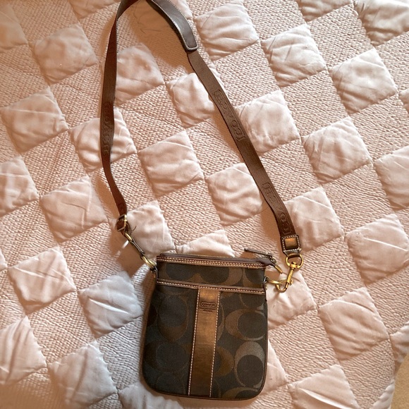 Coach Crossbody Bag - Picture 2 of 7